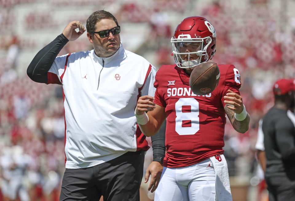 Sept. 3, 2022; Norman; Oklahoma Sooners quarterback <a class="link " href="https://sports.yahoo.com/ncaaf/players/299857" data-i13n="sec:content-canvas;subsec:anchor_text;elm:context_link" data-ylk="slk:Dillon Gabriel;sec:content-canvas;subsec:anchor_text;elm:context_link;itc:0">Dillon Gabriel</a> (8) and offensive coordinator Jeff Lebby before the game against the <a class="link " href="https://sports.yahoo.com/ncaaf/teams/utep/" data-i13n="sec:content-canvas;subsec:anchor_text;elm:context_link" data-ylk="slk:UTEP Miners;sec:content-canvas;subsec:anchor_text;elm:context_link;itc:0">UTEP Miners</a> at Gaylord Family-Oklahoma Memorial Stadium. Kevin Jairaj-USA TODAY Sports