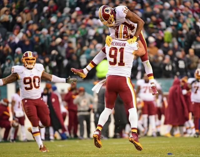 Frenetic Eagles beat RG3, Redskins 33-27