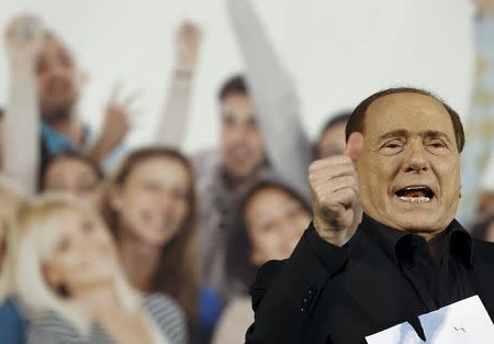 Forza Italia party (PDL) leader Silvio Berlusconi speaks during a Northern League rally in Bologna, central Italy, November 8, 2015. REUTERS/Stefano Rellandini