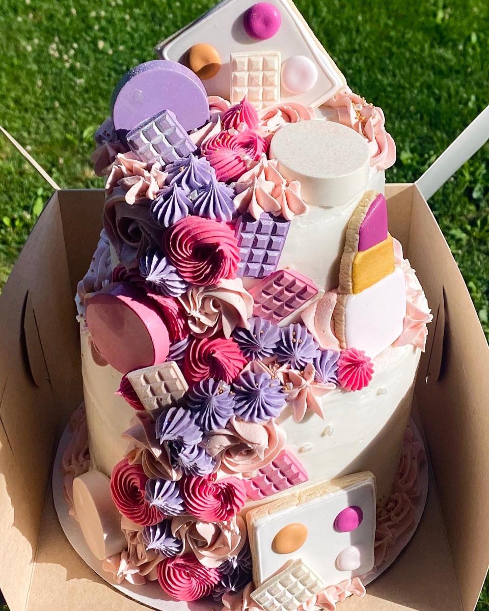 A two-tier cake is what Alecia Jackson does.
