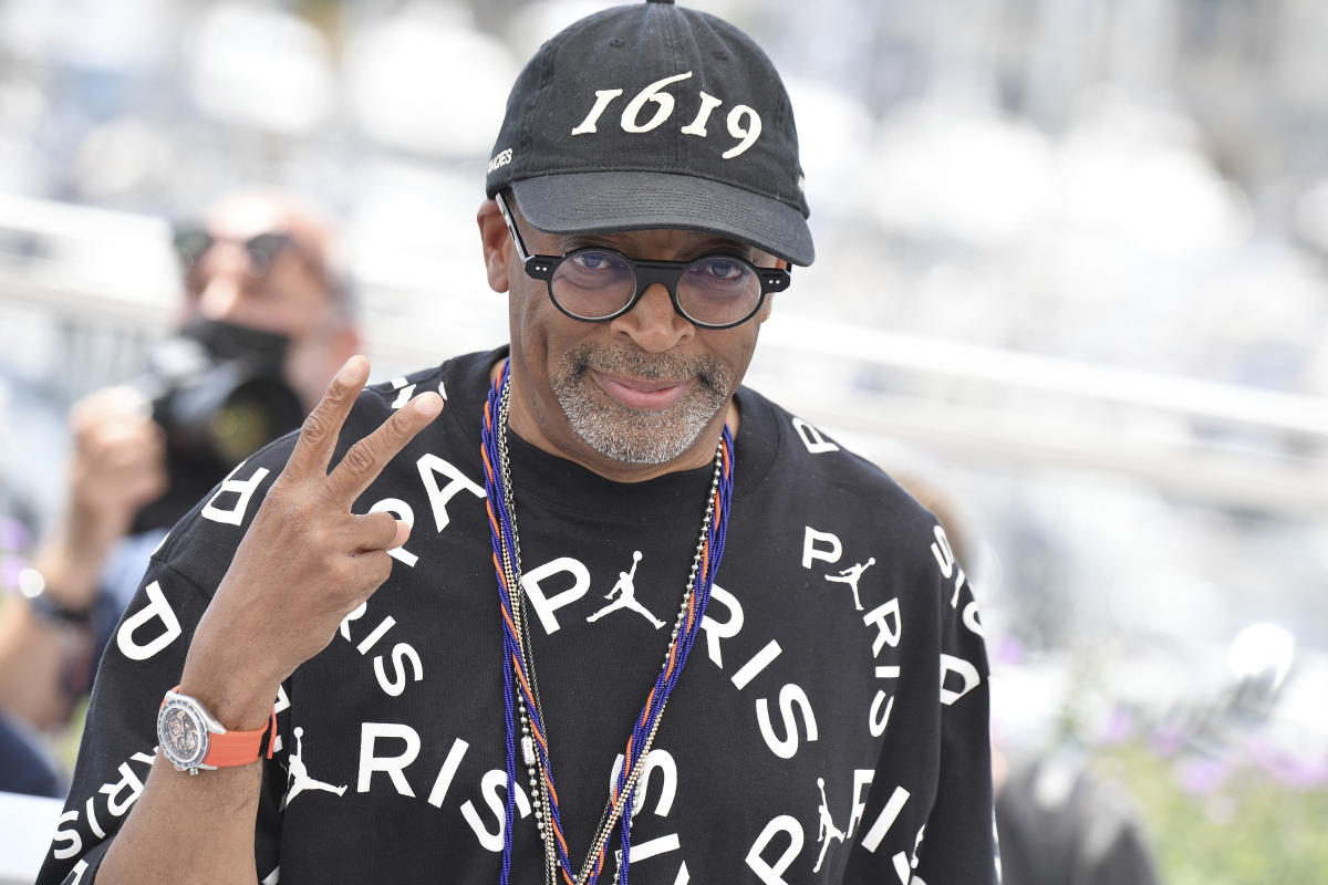 Spike Lee Reflects on His Legendary Career and 'Moving Black Forward' -  EBONY