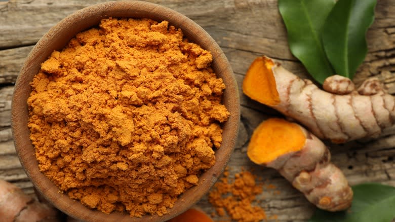 Curry powder with turmeric