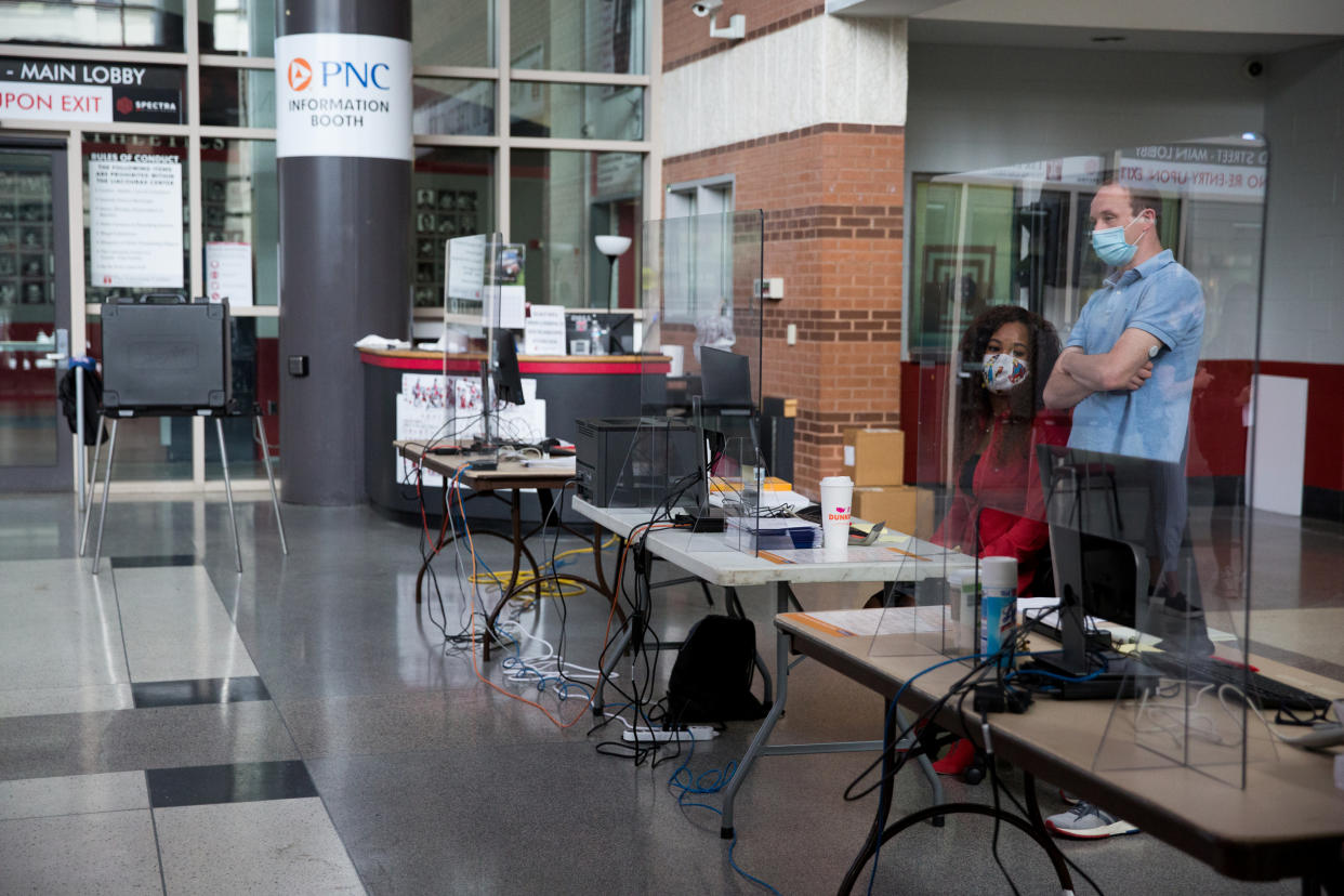 A general view as early voting for the 2020 President Election begins at a satellite voting location on Temple University's campus in Philadelphia, Pennsylvania, U.S., September 29, 2020.  (Rachel Wisniewski/Reuters)