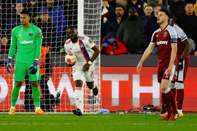 West Ham 1-1 Lyon: Ten-man Hammers hold French side to first-leg home draw  in Europa League quarter-final, Football News