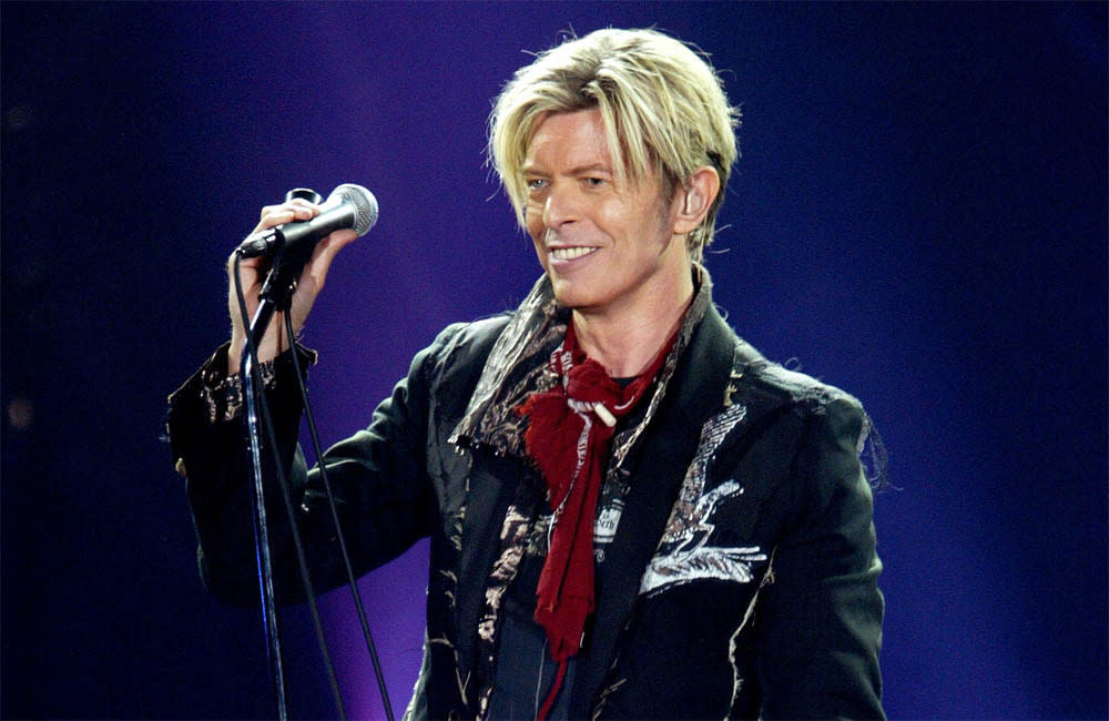 David Bowie - OCT 2003 - Performing in Holland, Splash