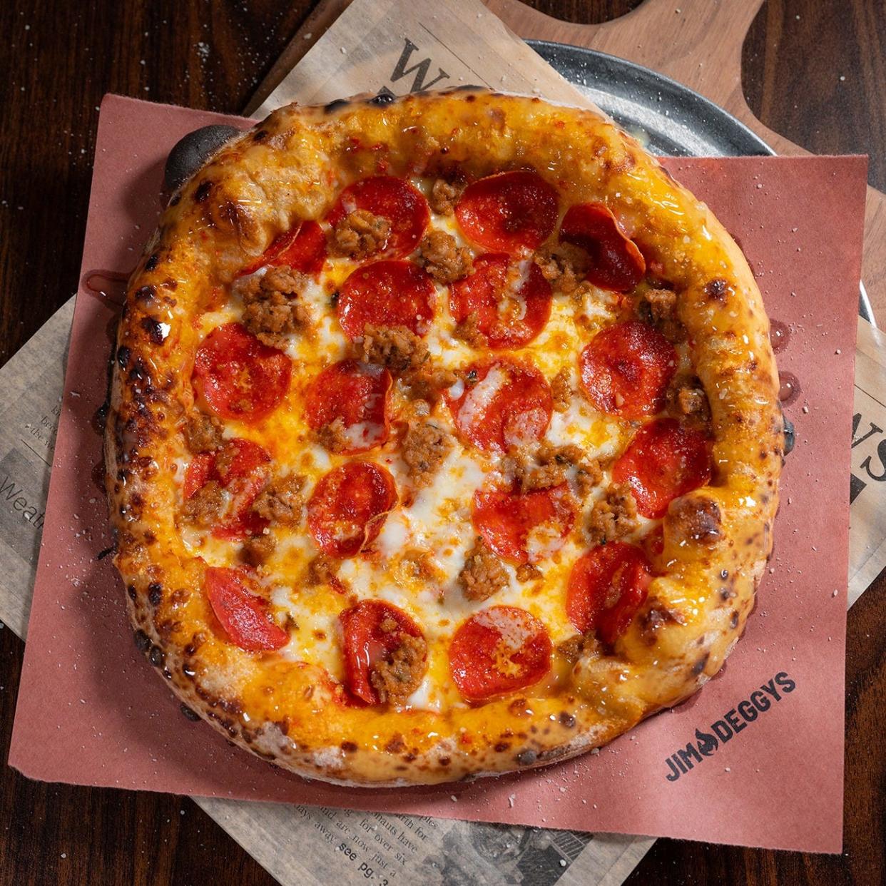 Jim Deggys Brick Oven Pizza and Brewery in Lafayette is opening its doors in the coming weeks. The restaurant will offer a wide variety of pizza, wings, appetizers and more.