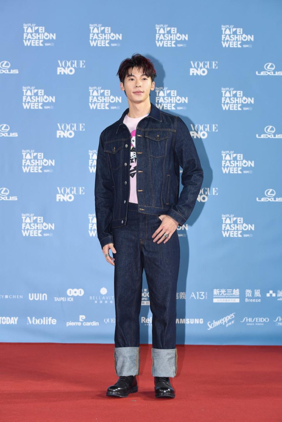 TAIPEI, CHINA - OCTOBER 17: Actor Greg Han (aka Greg Hsu Kuang-han) attends Taipei Fashion Week on October 17, 2020 in Taipei, Taiwan of China. (Photo by Chen Lihong/VCG via Getty Images)