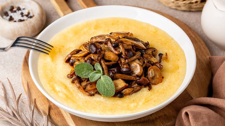 Polenta with mushrooms 