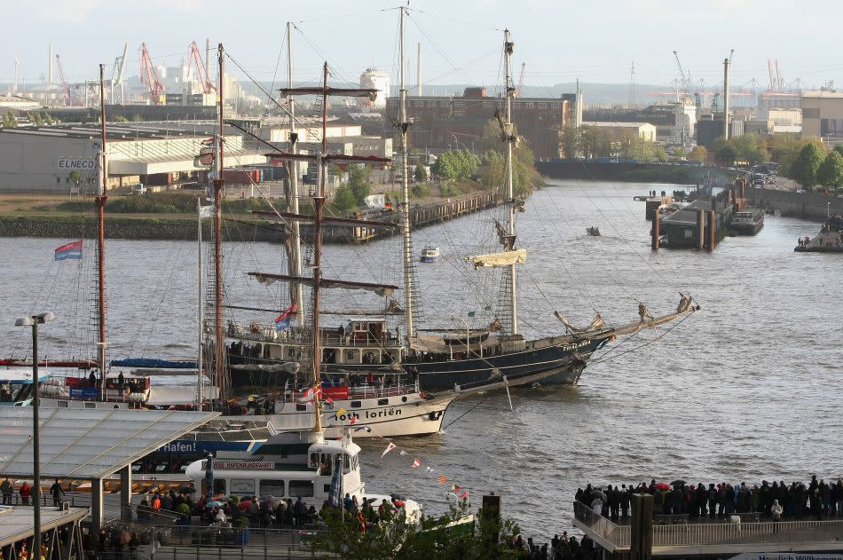 The tall ships Loth Lorien and Thalassa pass.