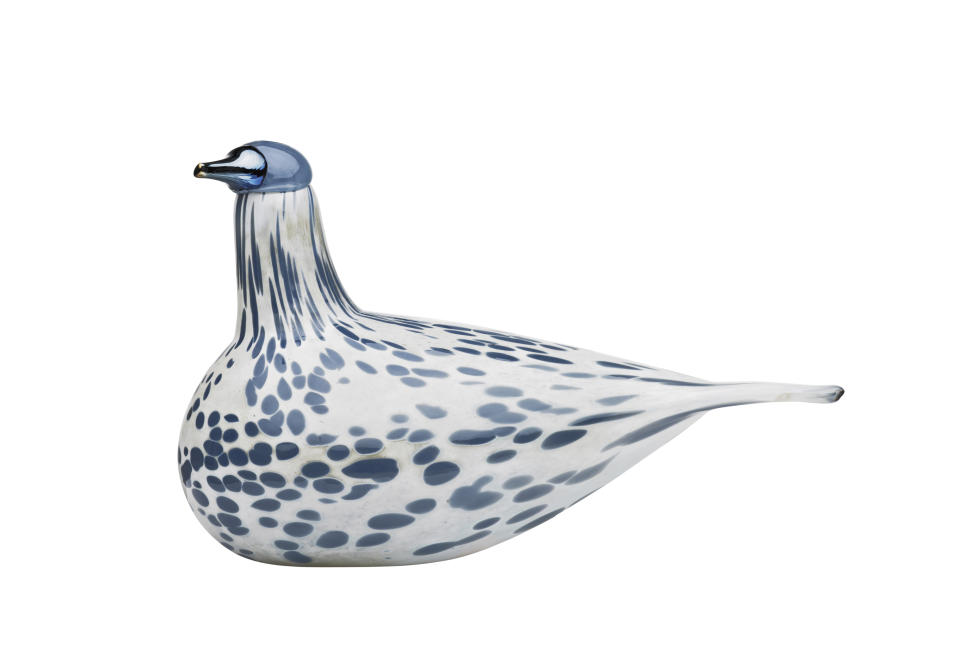 This undated publicity photo provided by FinnStyle.com shows Oiva Toikka’s charming little glass bird Mistle Thrush manufactured by iittala, the famed Finnish glass house (www.finnstyle.com). (AP Photo/FinnStyle.com)