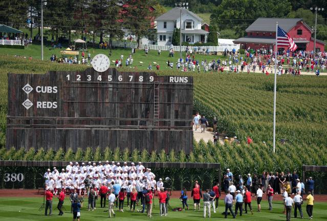 Sights and sounds from 2022 Field of Dreams game between Cubs, Reds