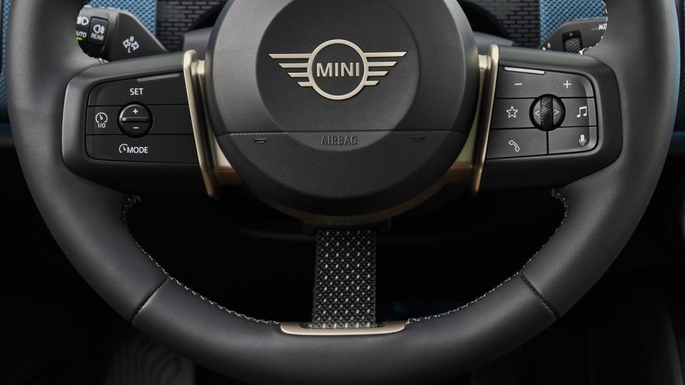 2025 mini cooper countryman se electric interior