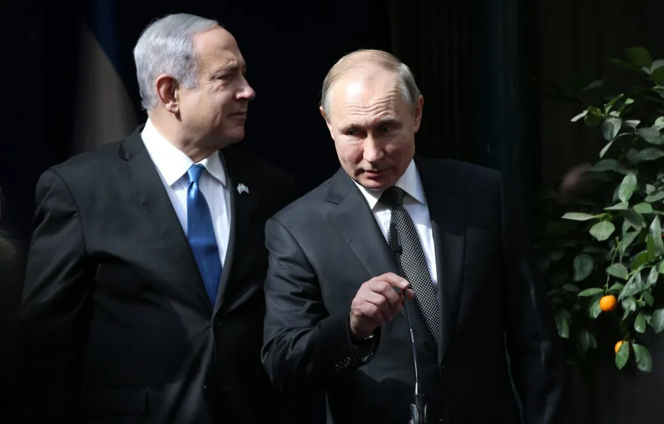 Russian dictator Vladimir Putin (right) and Israeli Prime Minister Benjamin Netanyahu (left) attend their meeting at Netanyahu office on January 23, 2020 in Jerusalem, Israel. (Photo by Mikhail Svetlov/Getty Images)