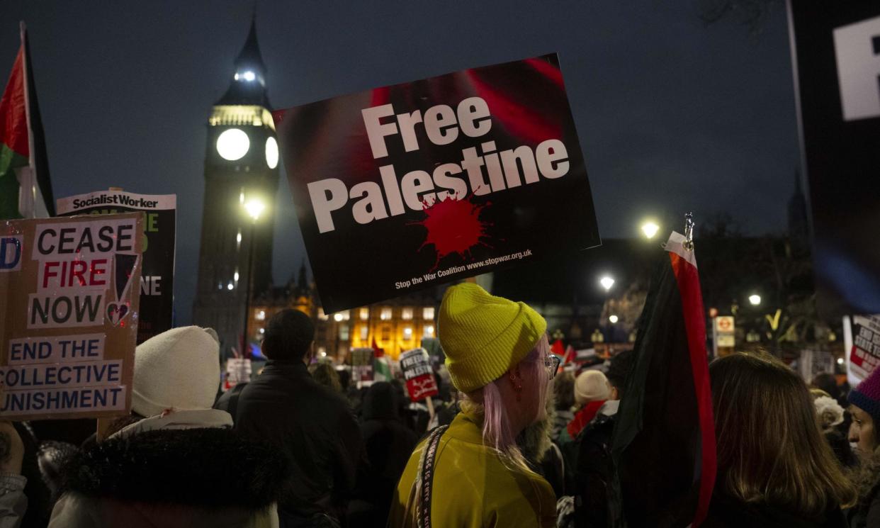 <span>Pro-Palestinian protesters in London in February. The loss of public support in the UK will alarm Israel.</span><span>Photograph: Anadolu/Getty Images</span>