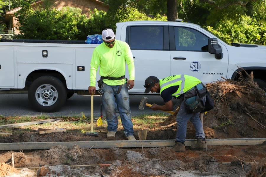 Sidewalk construction underway in Pensacola