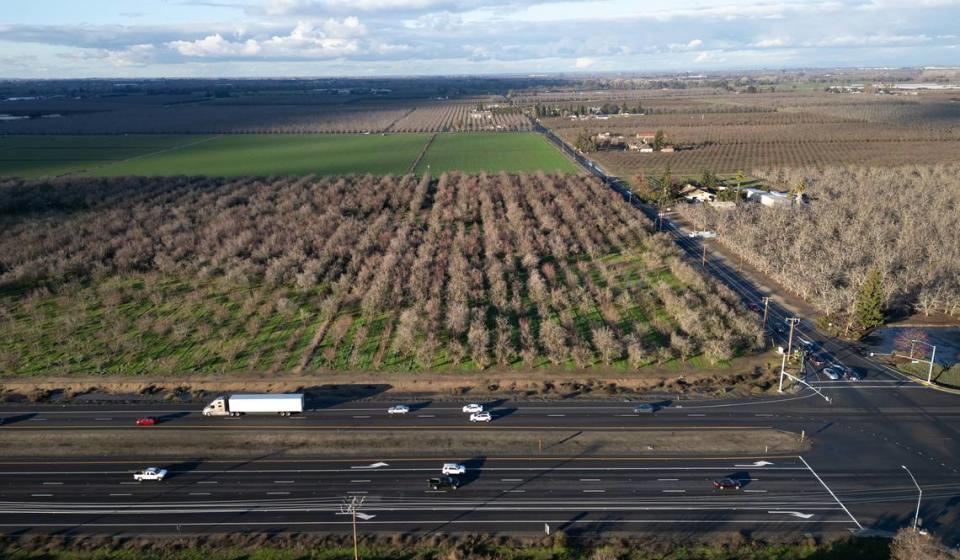 Funcionarios del Condado de Stanislaus están procesando una solicitud para un desarrollo industrial y de almacenes de 145 acres en el lado norte de Kiernan Avenue en Dale Road, al norte de Modesto, California. Fotografía del miércoles 3 de enero de 2024.