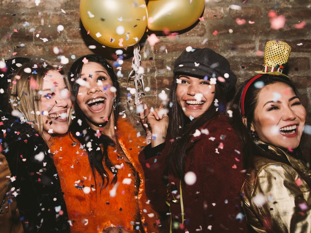 Auf einer Silvesterparty darf die richtige Musik nicht fehlen. (Bild: oneinchpunch/Shutterstock.com)