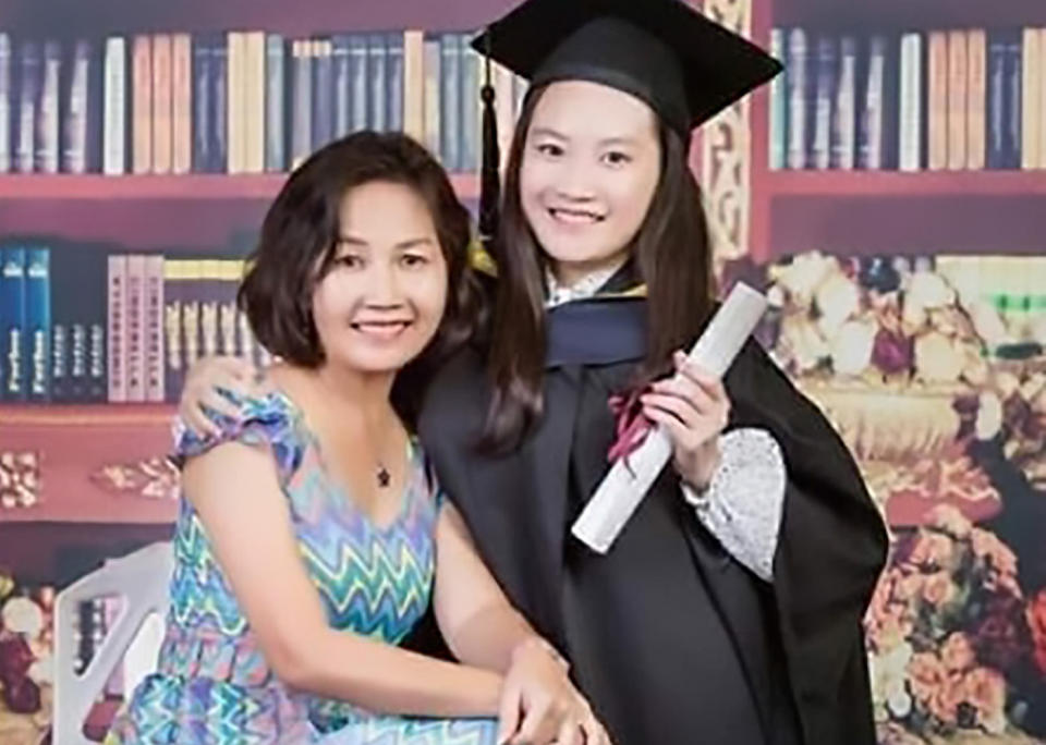 Teacher Liang Feng Pin and her only daughter, Zheng Zi Jing. Source: AsiaWire/Australscope