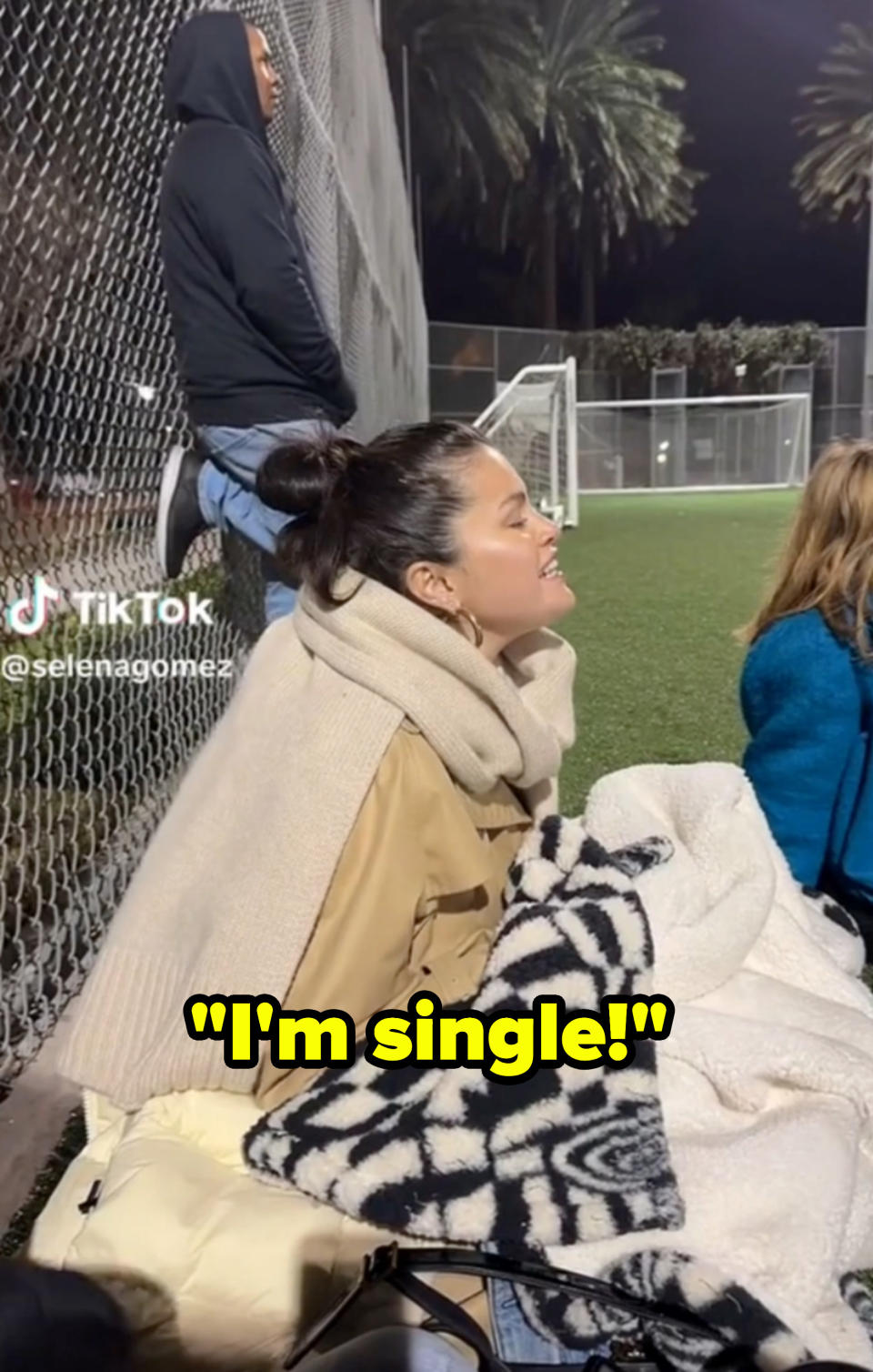 Selena Gomez shouts I'm single at the field