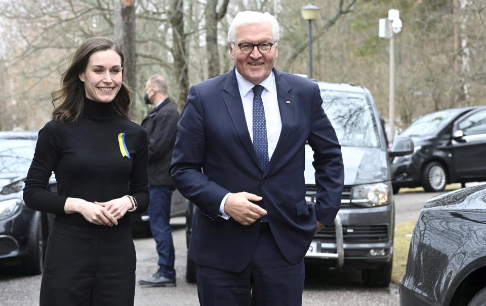 Bundespräsident Frank-Walter Steinmeier mit der finnischen Premierministerin Sanna Marin (Bild: Lehtikuva/Heikki Saukkomaa via REUTERS)