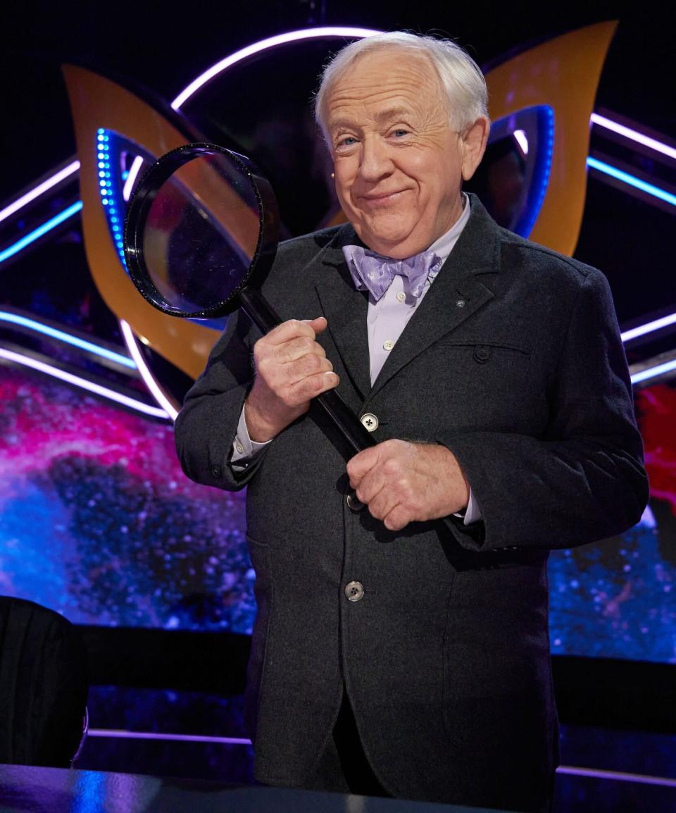 THE MASKED SINGER: Guest judge Leslie Jordan in THE MASKED SINGER episode airing Wed. April 13 (8:00-9:00 PM ET/PT) on FOX. (Photo by FOX via Getty Images)