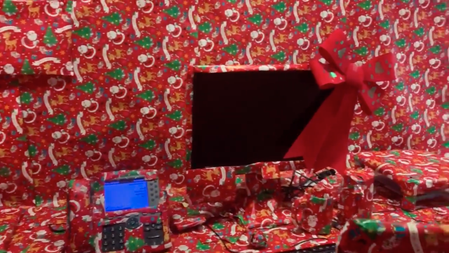 VIDEO: WGN Radio host surprised to find office decorated with holiday  wrapping paper