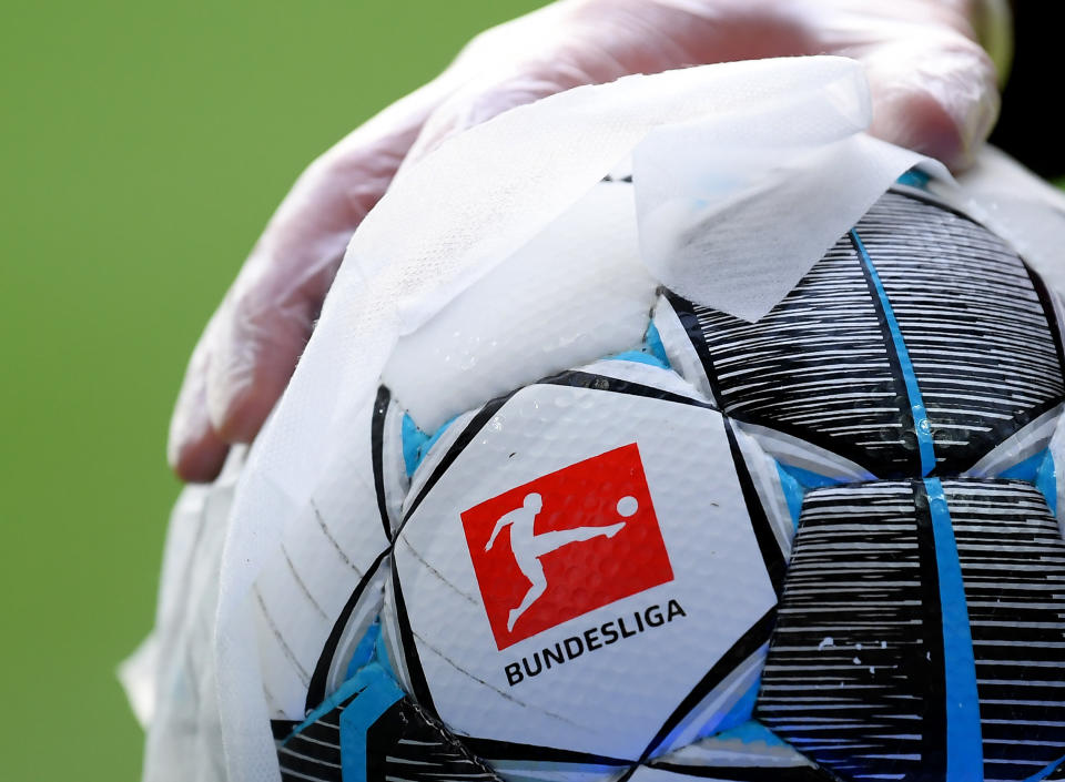 Die Bälle sind desinfiziert und bereit - wann geht die Bundesliga weiter? (Bild: Getty Images)