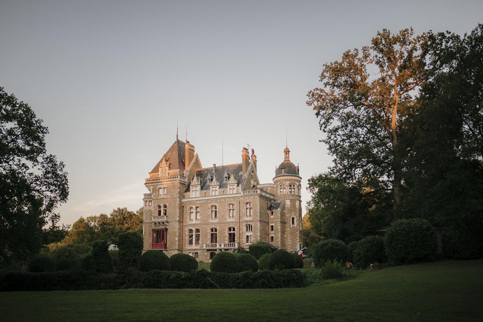 The exterior of Château de Méridon