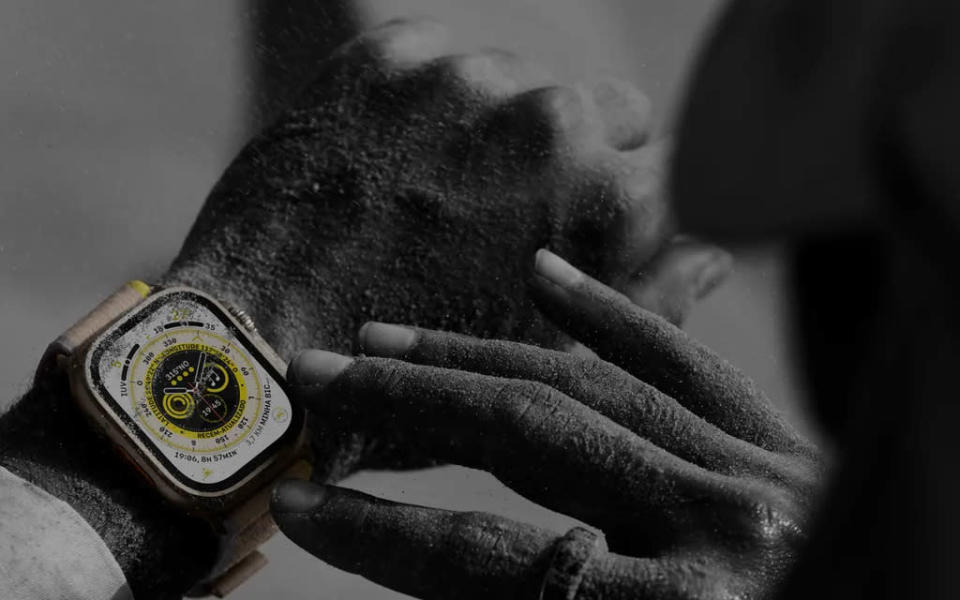 Indicado para esportistas, o Apple Watch Ultra tem a bateria com maior capacidade entre os novos relógios da Apple (Imagem: Divulgação/Apple)