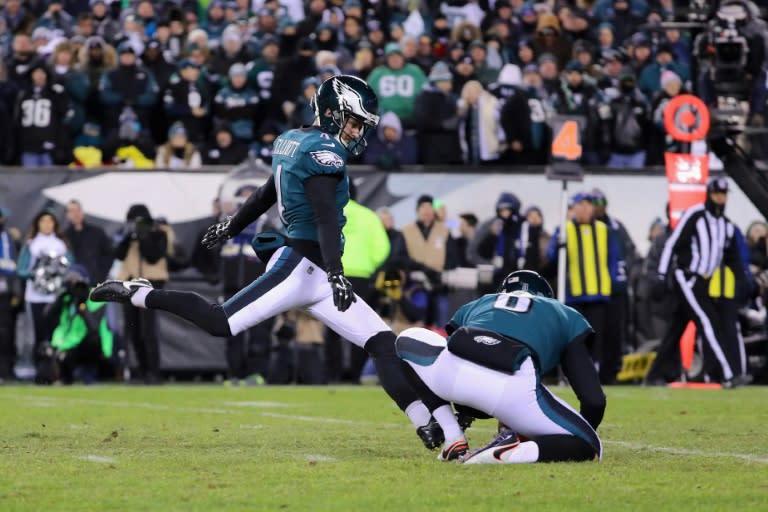 Three field goals from rookie kicker Jake Elliott helped the Philadelphia Eagles to a 15-10 win over the Atlanta Falcons