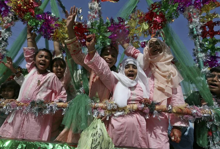 Girls chant religious slogans while celebrating Mawlid al-Nabi in Karachi, Pakistan in 2021. <a href="https://newsroom.ap.org/detail/PakistanProphetBirthday/0a5266c2029a4e7bb44bb61387e3ec96/photo?Query=mawlid&mediaType=photo&sortBy=arrivaldatetime:desc&dateRange=Anytime&totalCount=76&currentItemNo=7" rel="nofollow noopener" target="_blank" data-ylk="slk:AP Photo/Fareed Khan" class="link ">AP Photo/Fareed Khan</a>