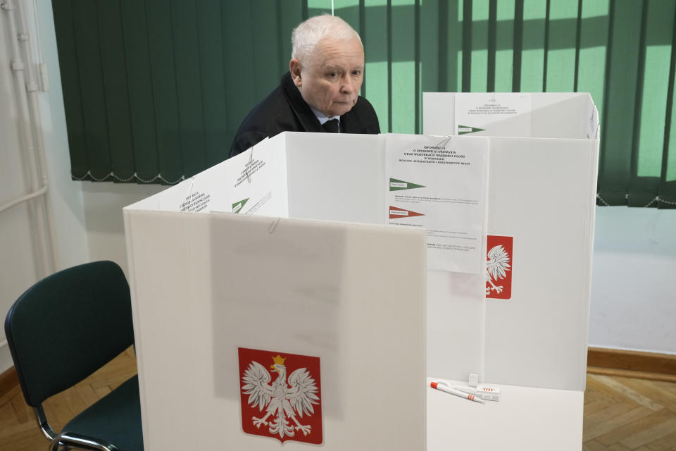 Jaroslaw Kaczynski, the leader of the opposition conservative Law and Justice party, votes during local elections in Warsaw, Poland, Sunday, April 7, 2024. Voters across Poland are casting ballots in local elections Sunday in the first electoral test for the coalition government of Prime Minister Donald Tusk nearly four months since it took power. (AP Photo/Czarek Sokolowski)