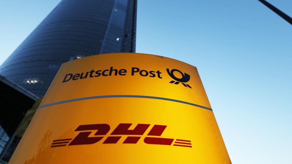 Bei der Verteilung der sehnlichst erwarteten Corona-Impfstoffe will DHL mit seinem globalen Netzwerk samt Tiefkühl-Infrastruktur ein Wörtchen mitreden.