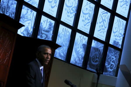 U.S. President Barack Obama delivers remarks at the Islamic Society of Baltimore mosque in Catonsville, Maryland February 3, 2016. REUTERS/Jonathan Ernst