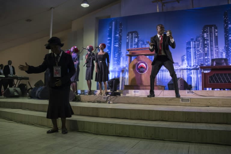 A singer leads prayers at a “singles summit,” one of several at Pentecostal churches in Nigeria promising to teach how to pick the right partner and avoid pitfalls