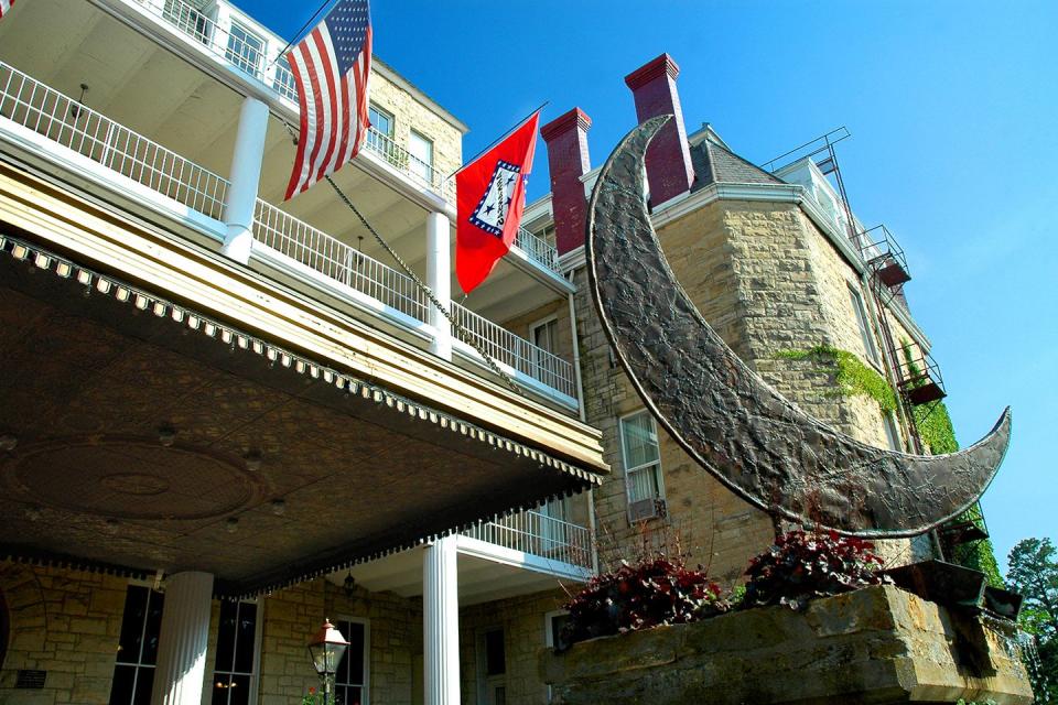 Arkansas: Crescent Hotel & Spa