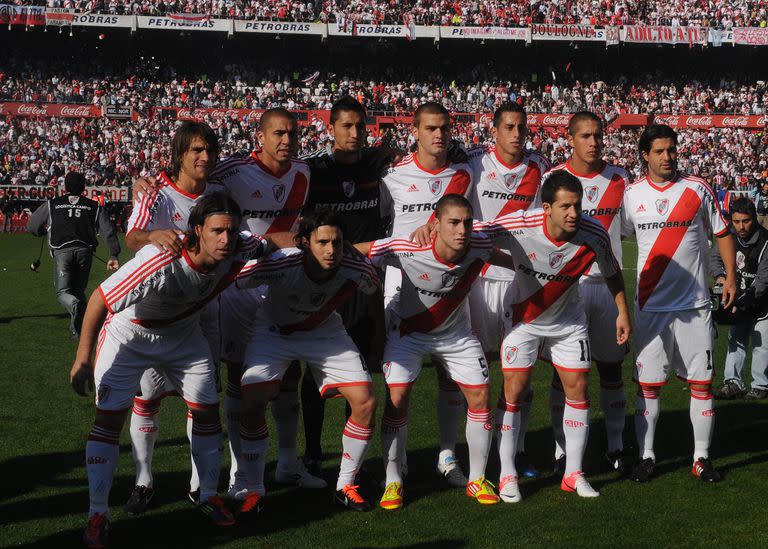 La formación del ascenso: 2-0 a Almirante Brown el 23 de junio de 2012 en el Monumental