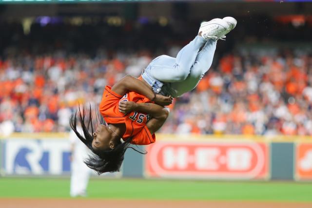 Best Celebrity First Pitches at Baseball Games: Photos