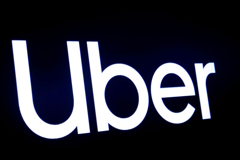 FOTO DE ARCHIVO: El logotipo de Uber en Nueva York