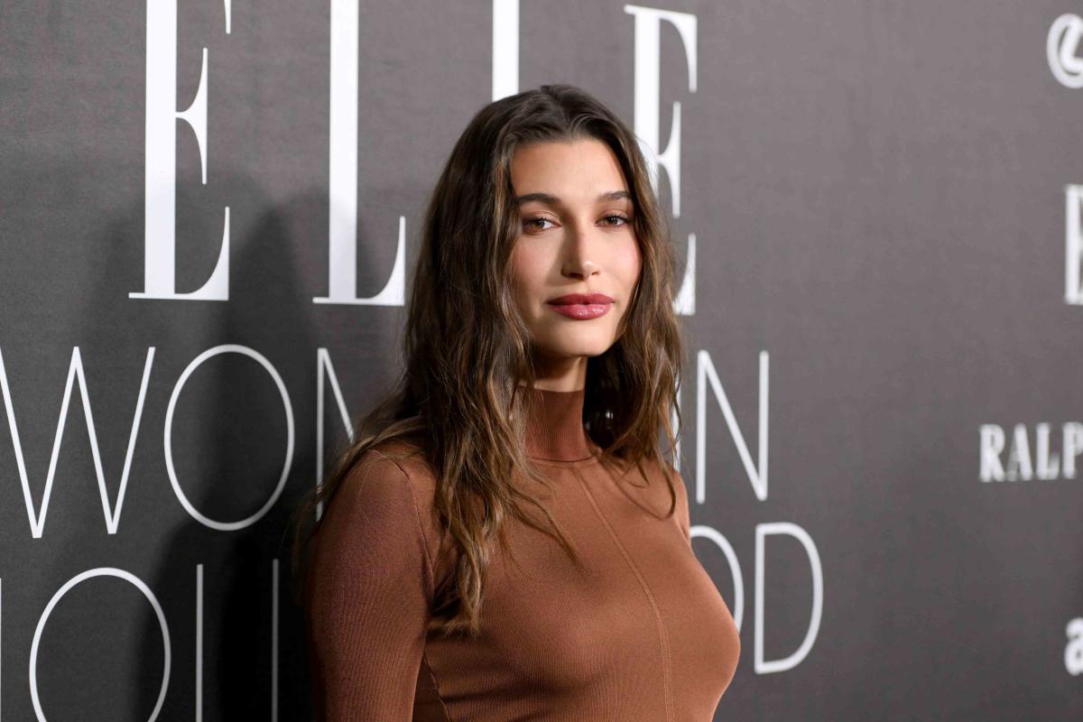 Hailey Bieber Loves This Vampire Halloween Corset That's Less Than $30 on   - Sports Illustrated Lifestyle