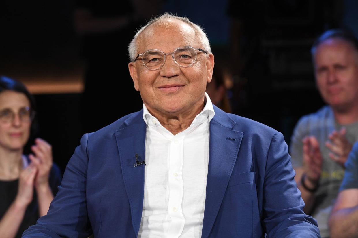 Der ehemalige Fußballprofi und Trainer Felix Magath wird bald 70, doch gefeiert hat er seinen Geburtstag praktisch nie. Am Freitag, 21. Juli, ist er zu Gast in der "NDR Talk Show". (Bild: NDR / Uwe Ernst)