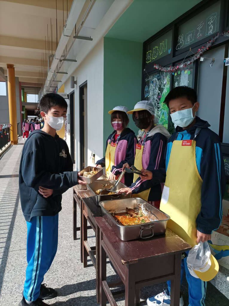 雲林縣和日本群馬縣互換午餐食譜。（記者陳正芬攝）