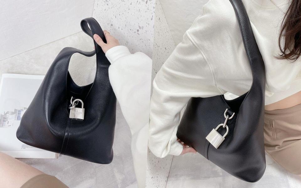 BALENCIAGA NORTH-SOUTH HOBO BAG Photo Via:LOOKin編輯拍攝