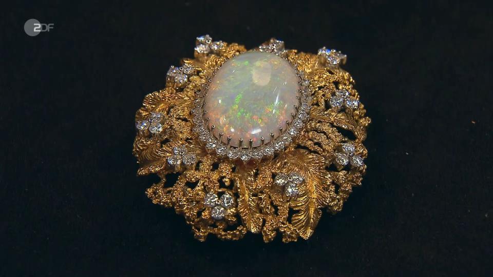 Opal-Brosche