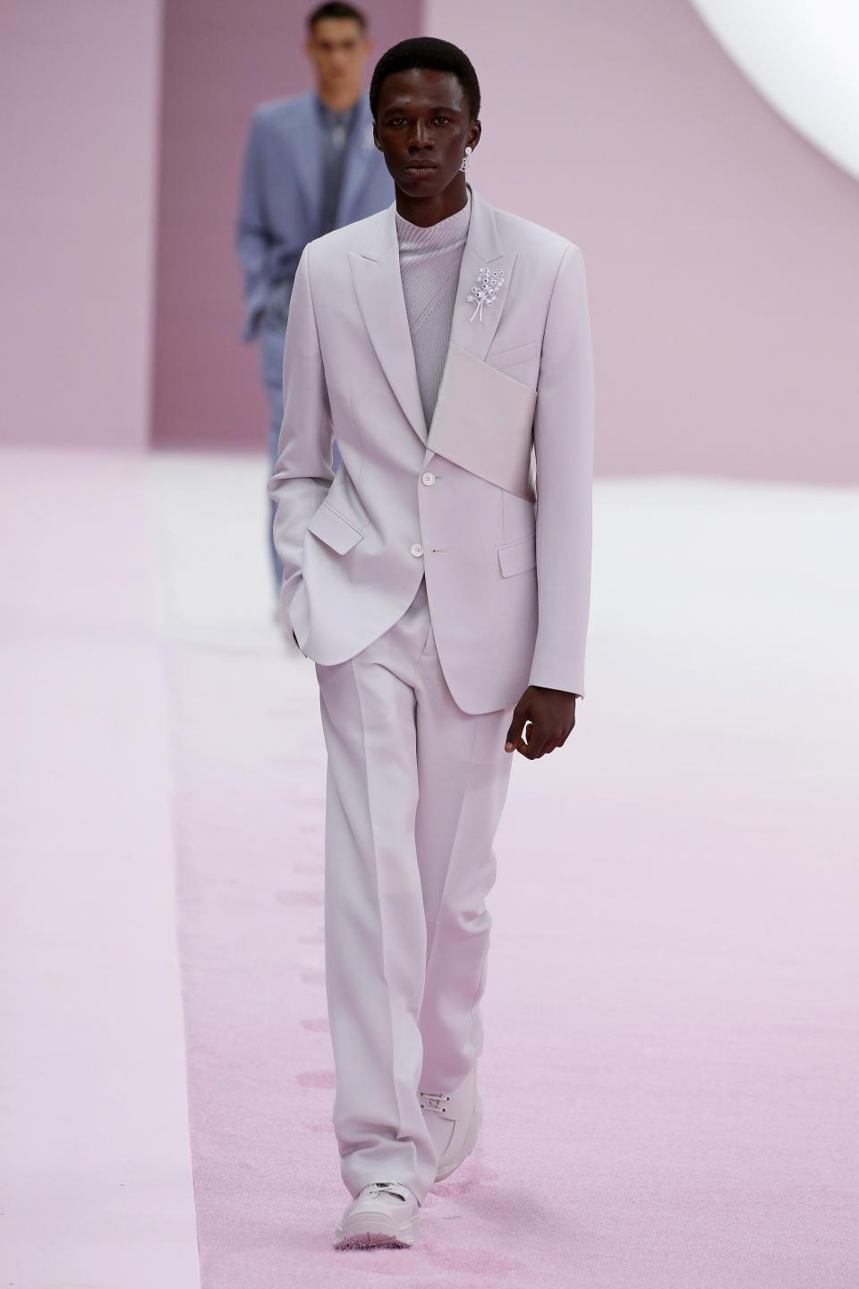 <h1 class="title">Dior Homme : Runway - Paris Fashion Week - Menswear Spring/Summer 2020</h1><cite class="credit">Estrop</cite>