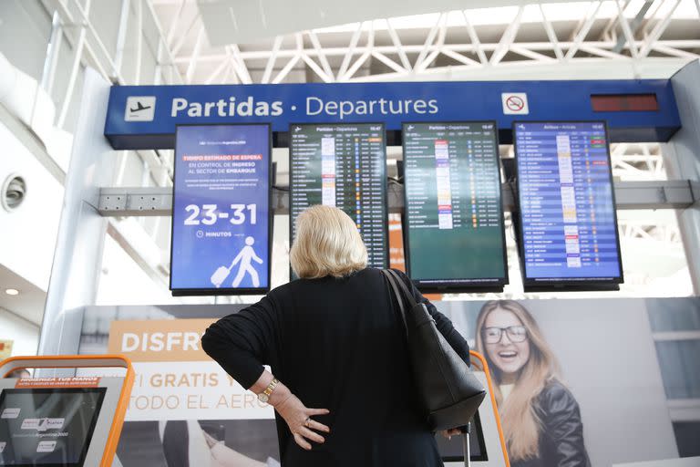 Las pantallas del aeropuerto de Ezeiza.