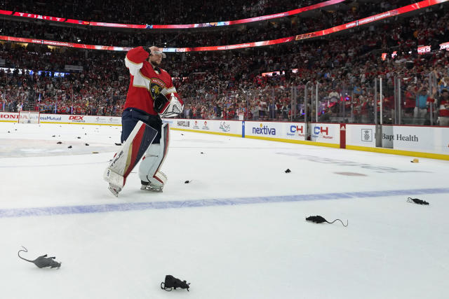 Florida Panthers defeat Carolina Hurricanes in Game 4 of the NHL