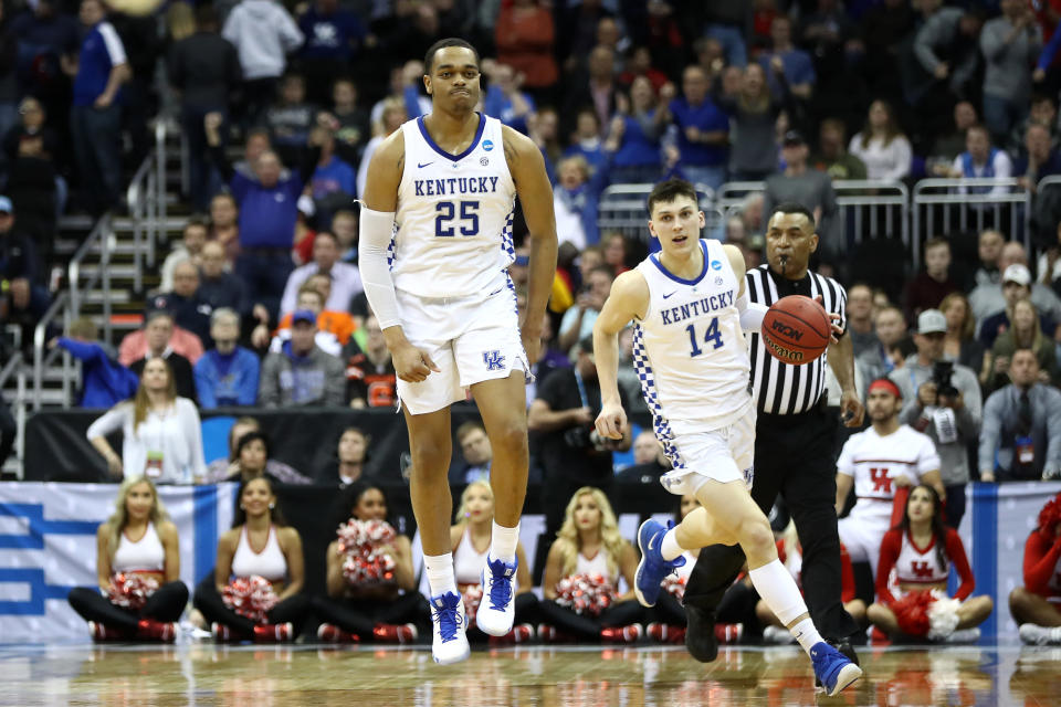 KANSAS CITY, MISSOURI - MARCH 29: PJ Washington #25 of the Kentucky Wildcats and Tyler Herro #14 react during the second half against the Houston Cougars during the 2019 NCAA Basketball Tournament Midwest Regional at Sprint Center on March 29, 2019 in Kansas City, Missouri. (Photo by Jamie Squire/Getty Images)