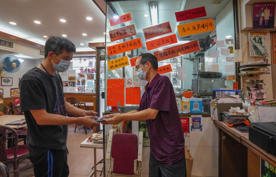 宋皇臺站出口在金麥泰不遠處，為餐廳帶來不少外區客之際，卻同時面對重建計劃。
