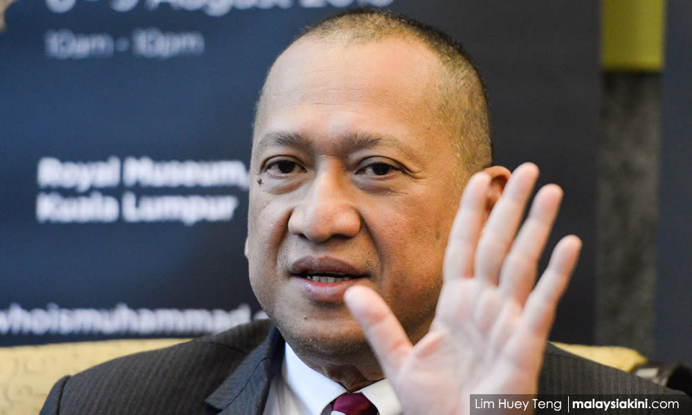 Nazri: Anti-hopping law won't work, party-list the solution